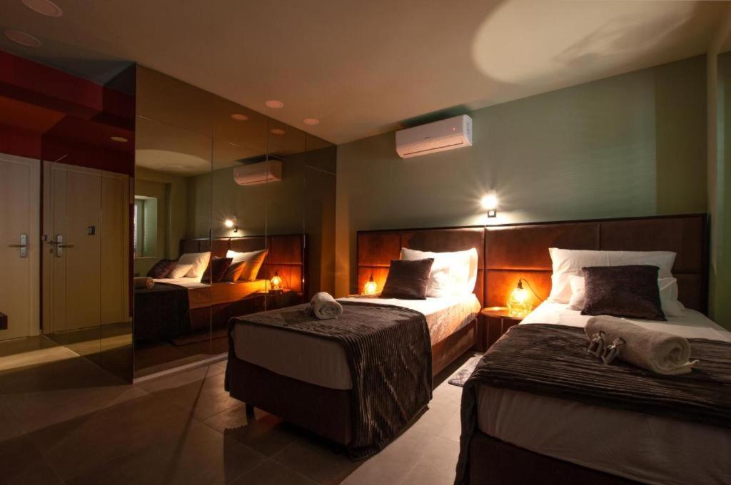 X Boutique Marinac Studio Apartments & Rooms Шибеник Экстерьер фото
