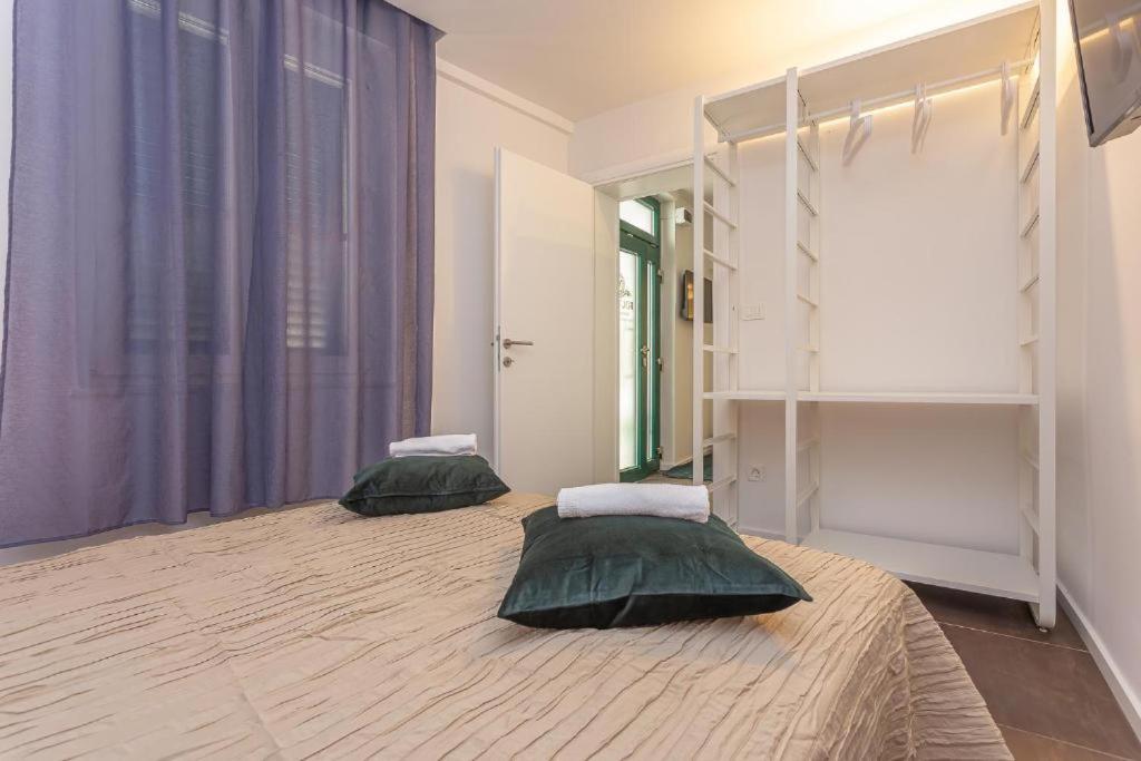 X Boutique Marinac Studio Apartments & Rooms Шибеник Экстерьер фото