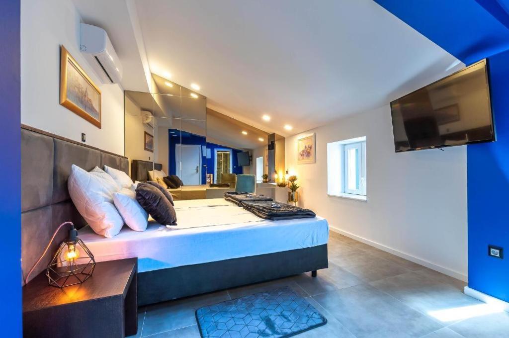X Boutique Marinac Studio Apartments & Rooms Шибеник Экстерьер фото
