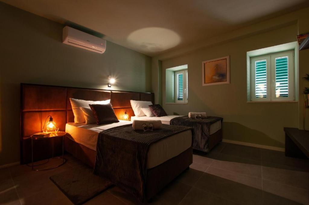 X Boutique Marinac Studio Apartments & Rooms Шибеник Экстерьер фото