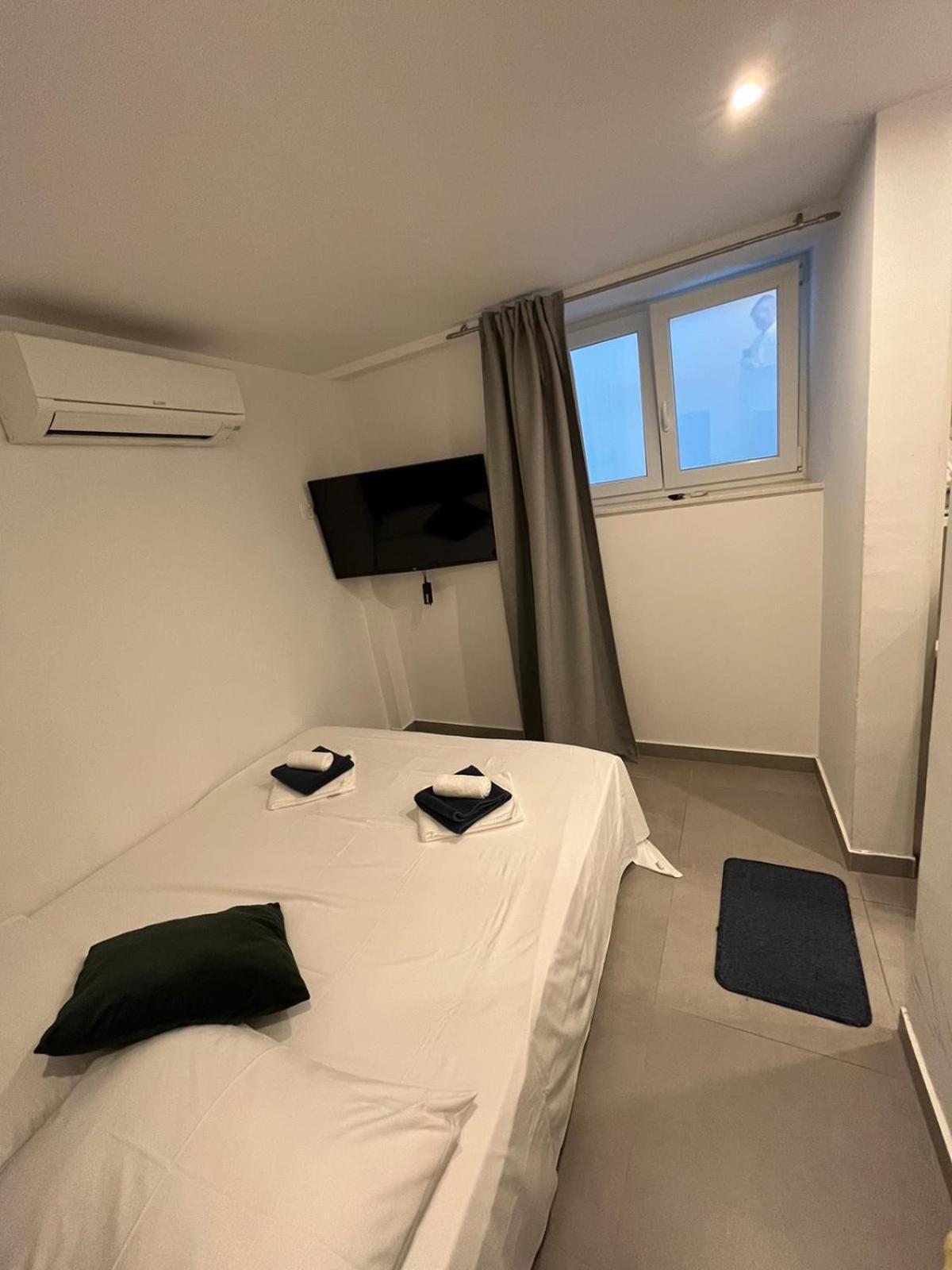 X Boutique Marinac Studio Apartments & Rooms Шибеник Экстерьер фото